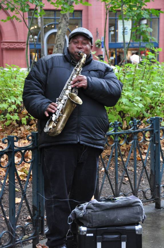 Artista de rua no centro de Seattle, no estado de Washington, nos Estados Unidos